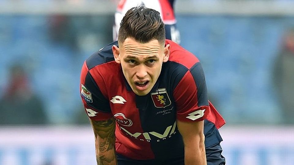 Lucas Ocampos pada laga saat melawan Crotone. Copyright: © Paolo Rattini/Getty Images